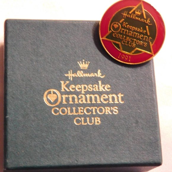 Hallmark Keepsake Ornament Collector's Club Member Pin 1991 - Picture 2 of 4